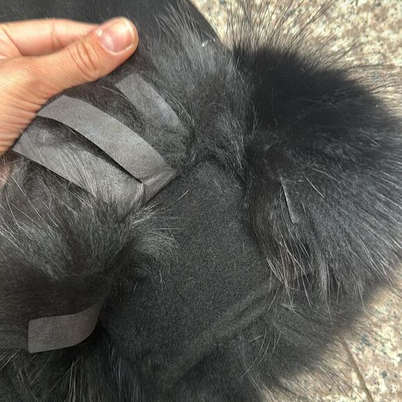 St. John Cashmere and Fox fur trim Coat - Picture 6 of 15